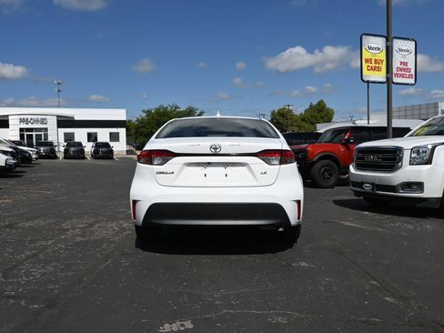 Used 2023 Toyota Corolla LE FWD image 5