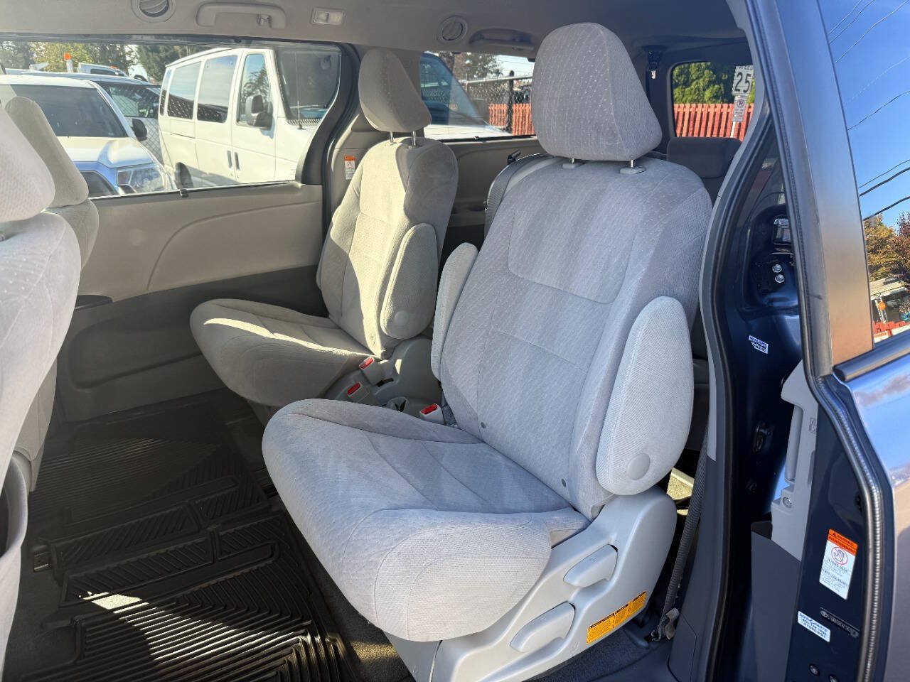 Used 2015 Toyota Sienna LE FWD image 12