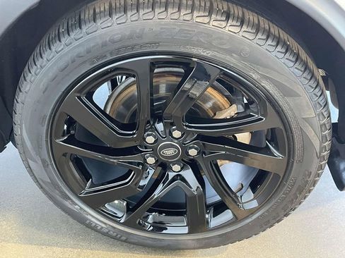 Used 2025 Land Rover Discovery S AWD/4WD image 9