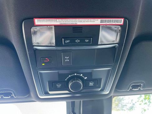 Used 2022 Toyota Tacoma TRD Off-Road w/ Technology Package AWD/4WD image 34