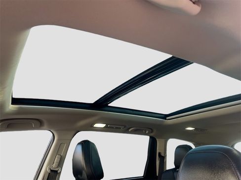 Used 2023 Subaru Ascent Limited w/ Technology Package image 23