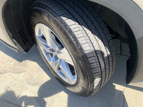 Used 2023 Toyota Highlander LE image 40