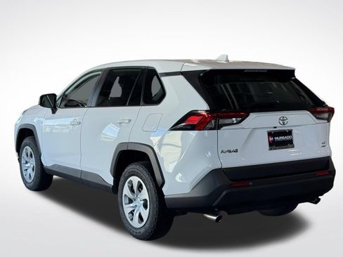 Used 2024 Toyota RAV4 LE AWD/4WD image 8