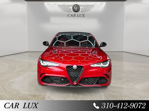 Used 2024 Alfa Romeo Giulia Quadrifoglio image 8