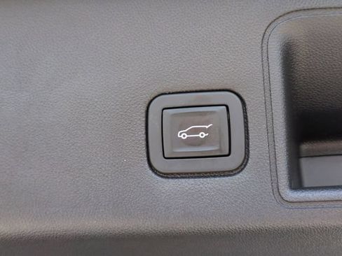 Used 2018 GMC Terrain SLT w/ Preferred Package FWD image 15