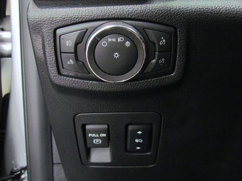 Used 2018 Ford F150 Lariat RWD image 29