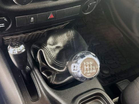 Used 2017 Jeep Wrangler Sport AWD/4WD image 18