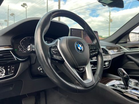 Used 2023 BMW 530e xDrive 530e iPerformance image 56