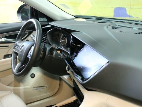 Used 2023 Buick Envision Avenir image 10