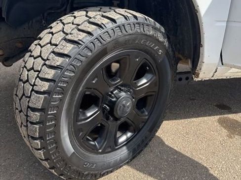 Used 2018 RAM 3500 Tradesman w/ Chrome Appearance Group AWD/4WD image 22