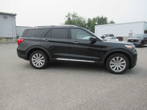 Used 2023 Ford Explorer Limited w/ Limited Technology Package AWD/4WD image 4