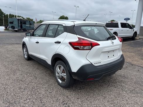 Used 2018 Nissan Kicks S FWD image 5