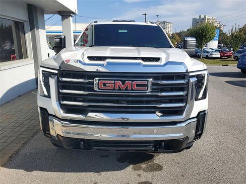 Used 2024 GMC Sierra 2500 SLT w/ SLT Premium Package image 13