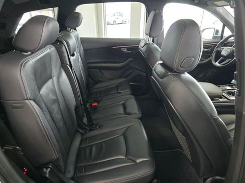 Used 2025 Audi Q7 3.0T Premium Plus AWD/4WD image 44