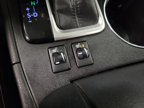 Used 2019 Toyota Highlander XLE AWD/4WD image 20