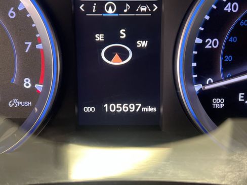 Used 2018 Toyota Highlander XLE AWD/4WD image 21