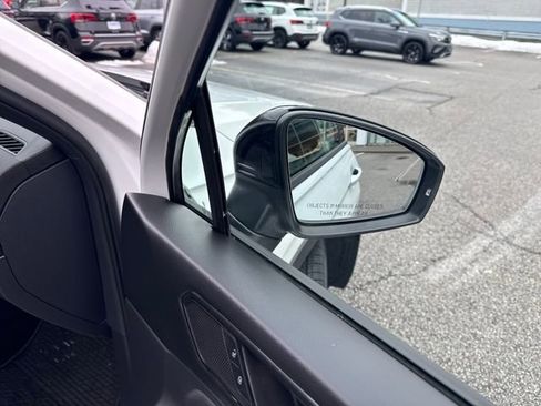 Certified 2023 Volkswagen Tiguan SE R-Line image 35