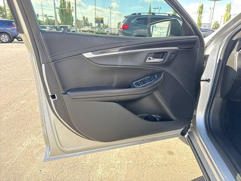 Used 2017 Chevrolet Impala LT w/ Convenience Package FWD image 15