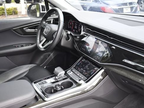 Used 2023 Audi Q7 3.0T Premium Plus AWD/4WD image 32