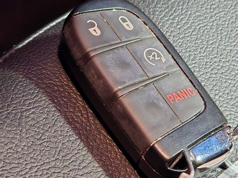 Used 2022 Jeep Compass Limited image 34