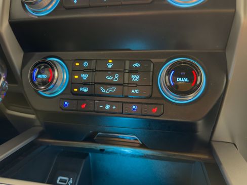 Used 2020 Ford F150 Lariat w/ Equipment Group 502A Luxury image 16