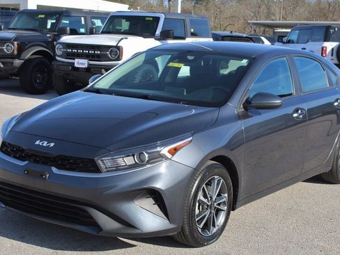 Used 2024 Kia Forte LXS image 3