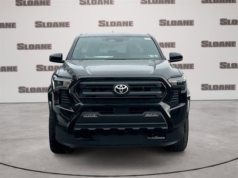 Used 2025 Toyota Tacoma SR5 image 8