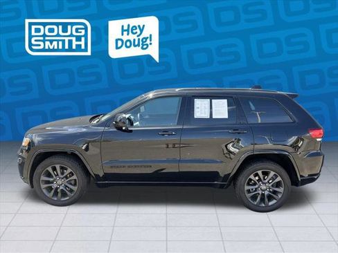 Certified 2021 Jeep Grand Cherokee Laredo X AWD/4WD image 3