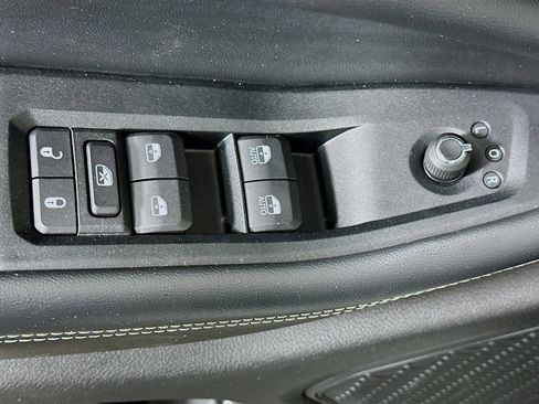 Used 2023 Jeep Grand Cherokee L Laredo w/ Luxury Tech Group I image 15