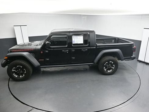 Used 2024 Jeep Gladiator Rubicon w/ Technology Group AWD/4WD image 21