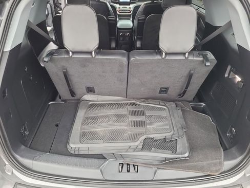 Used 2023 Ford Explorer XLT image 40