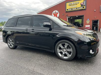 Used 2016 Toyota Sienna SE Premium