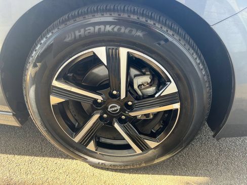 Used 2025 Nissan Sentra SV FWD image 28