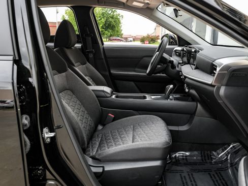 Used 2025 Nissan Kicks SV w/ Illumination Package FWD image 25