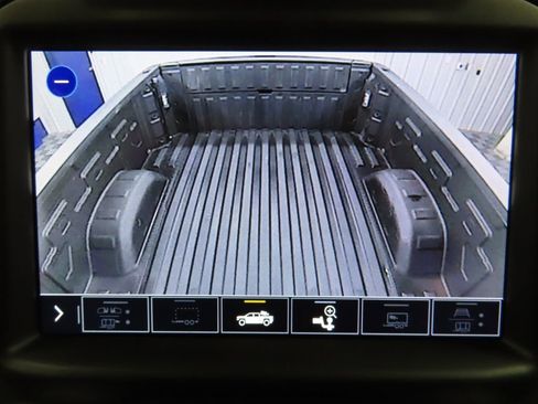 Used 2023 GMC Sierra 2500 Denali w/ Denali Black Diamond Edition AWD/4WD image 31
