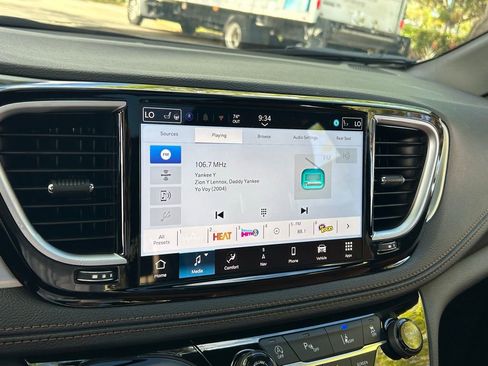 New 2026 Chrysler Pacifica Pinnacle image 54