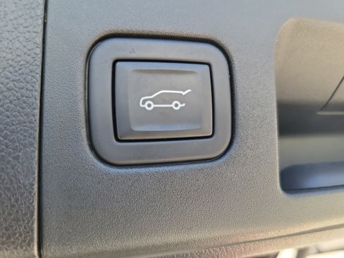Used 2024 Cadillac XT4 Luxury FWD image 17