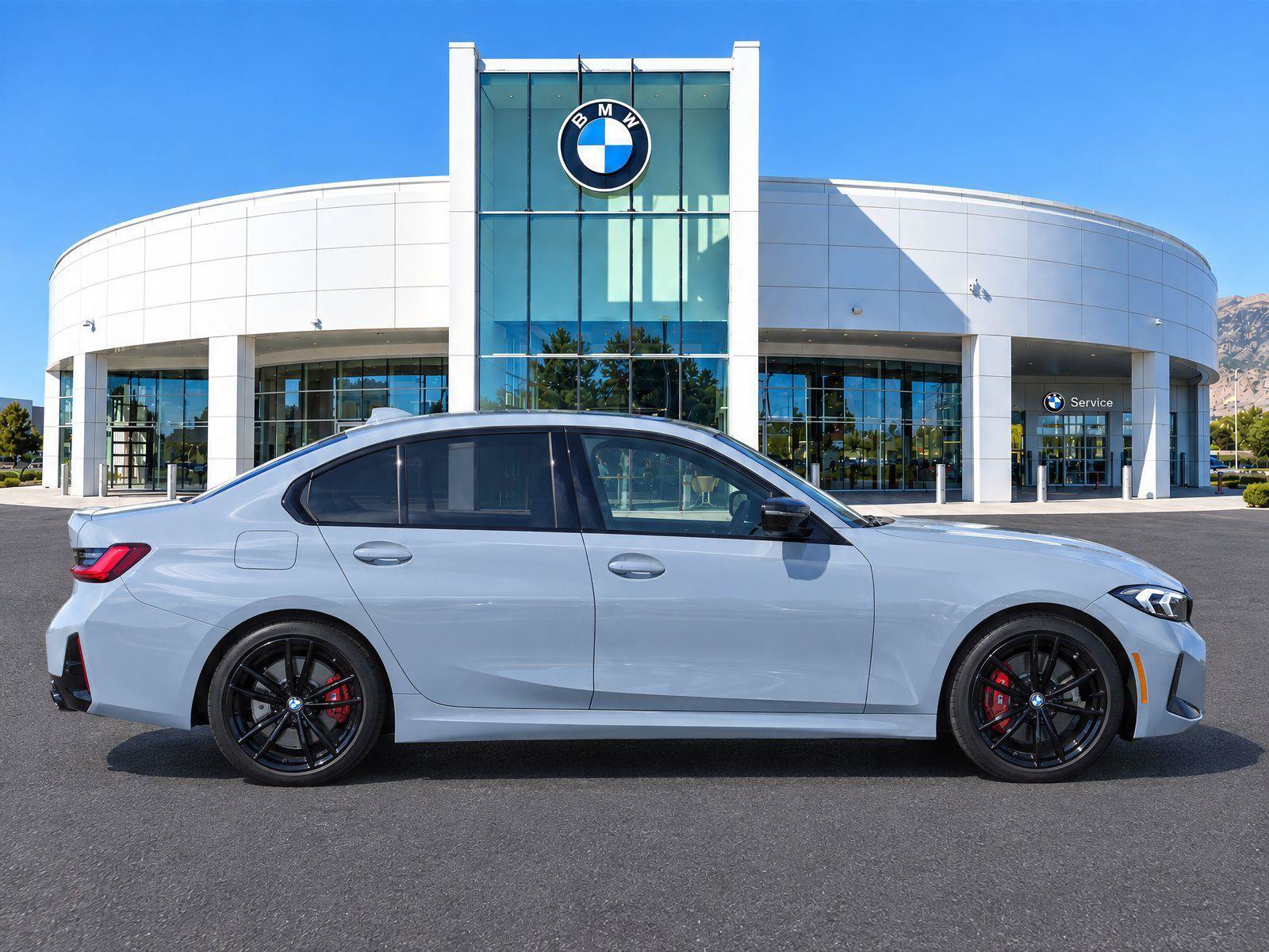 Used 2024 BMW 330i xDrive Sedan w/ M Sport Package AWD/4WD image 5