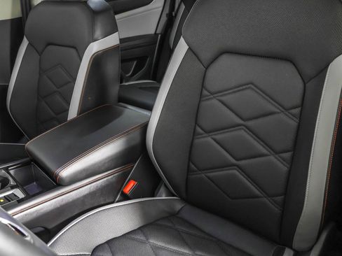 Used 2024 Volkswagen Atlas Peak Edition SE image 25