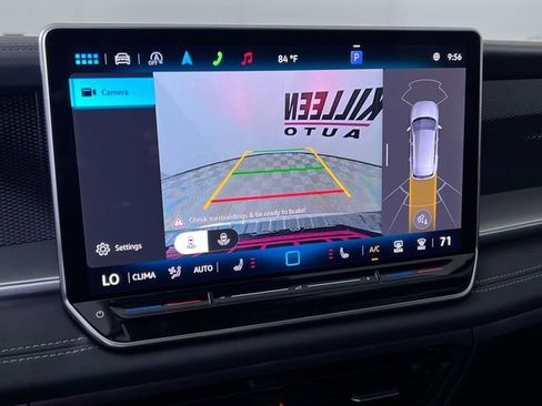 Used 2025 Volkswagen Tiguan SE image 17