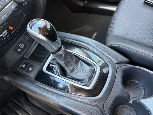 Used 2019 Nissan Rogue SV w/ Premium Package FWD image 45
