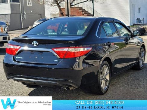 Used 2017 Toyota Camry SE image 6