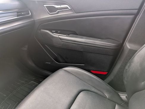 Used 2023 Kia Sportage SX image 18