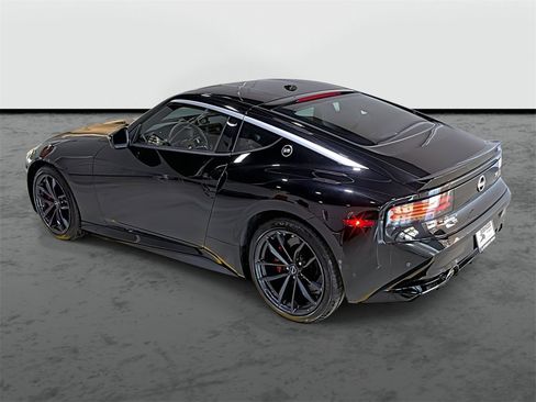New 2025 Nissan Z Performance w/ Floor Mat Package image 2