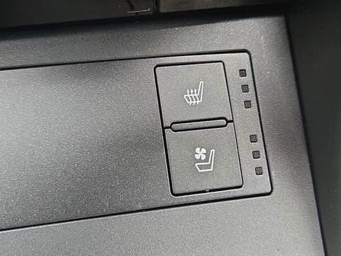 Used 2023 Lexus IS 350 F Sport AWD/4WD image 21