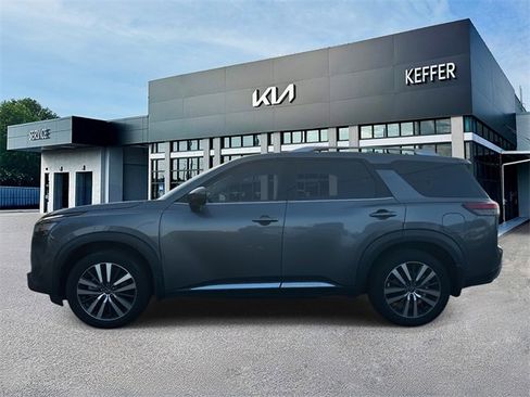 Used 2022 Nissan Pathfinder Platinum w/ Cargo Package image 5