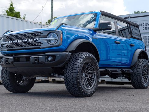 Used 2023 Ford Bronco Badlands w/ Sasquatch Package AWD/4WD image 38