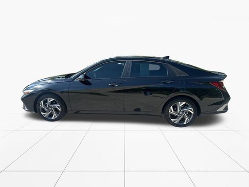 Used 2025 Hyundai Elantra Sport FWD image 4