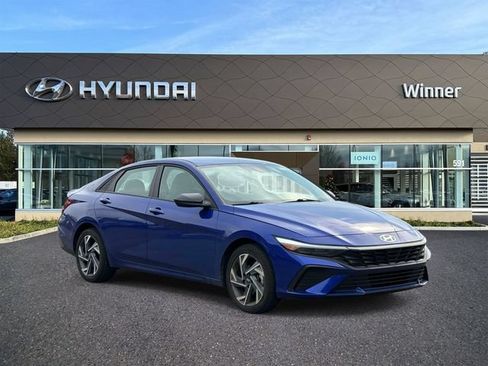 Certified 2025 Hyundai Elantra Sport FWD image 5
