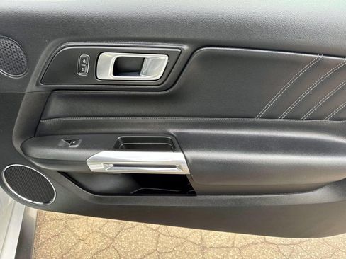 Used 2022 Ford Mustang Premium RWD image 10